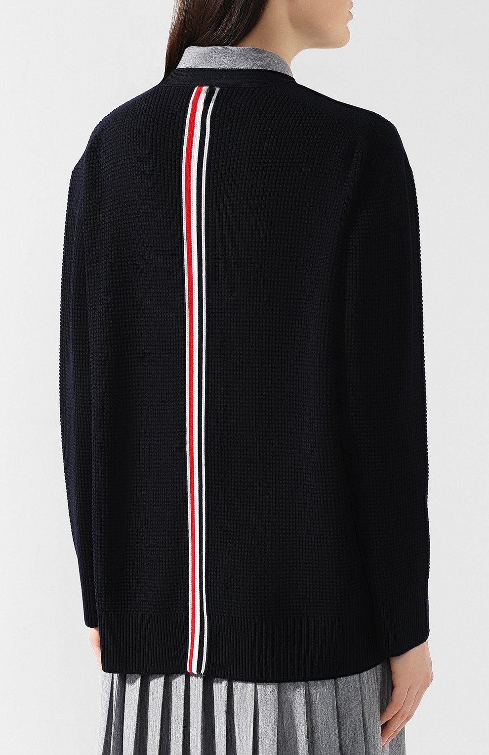 Шерстяной кардиган THOM BROWNE темно-синего цвета по цене 92300 руб., арт. FKC239A-00014 415, фото 4 Шерстяной кардиган THOM BROWNE, арт. FKC239A-00014 415, фото 4