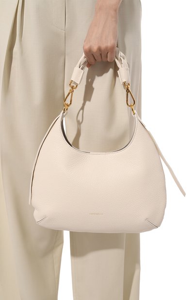 Сумка chariot small COCCINELLE кремового цвета по цене 29950 руб., арт. E1 NC5 13 02 01, фото 2 Сумка chariot small COCCINELLE, арт. E1 NC5 13 02 01, фото 2