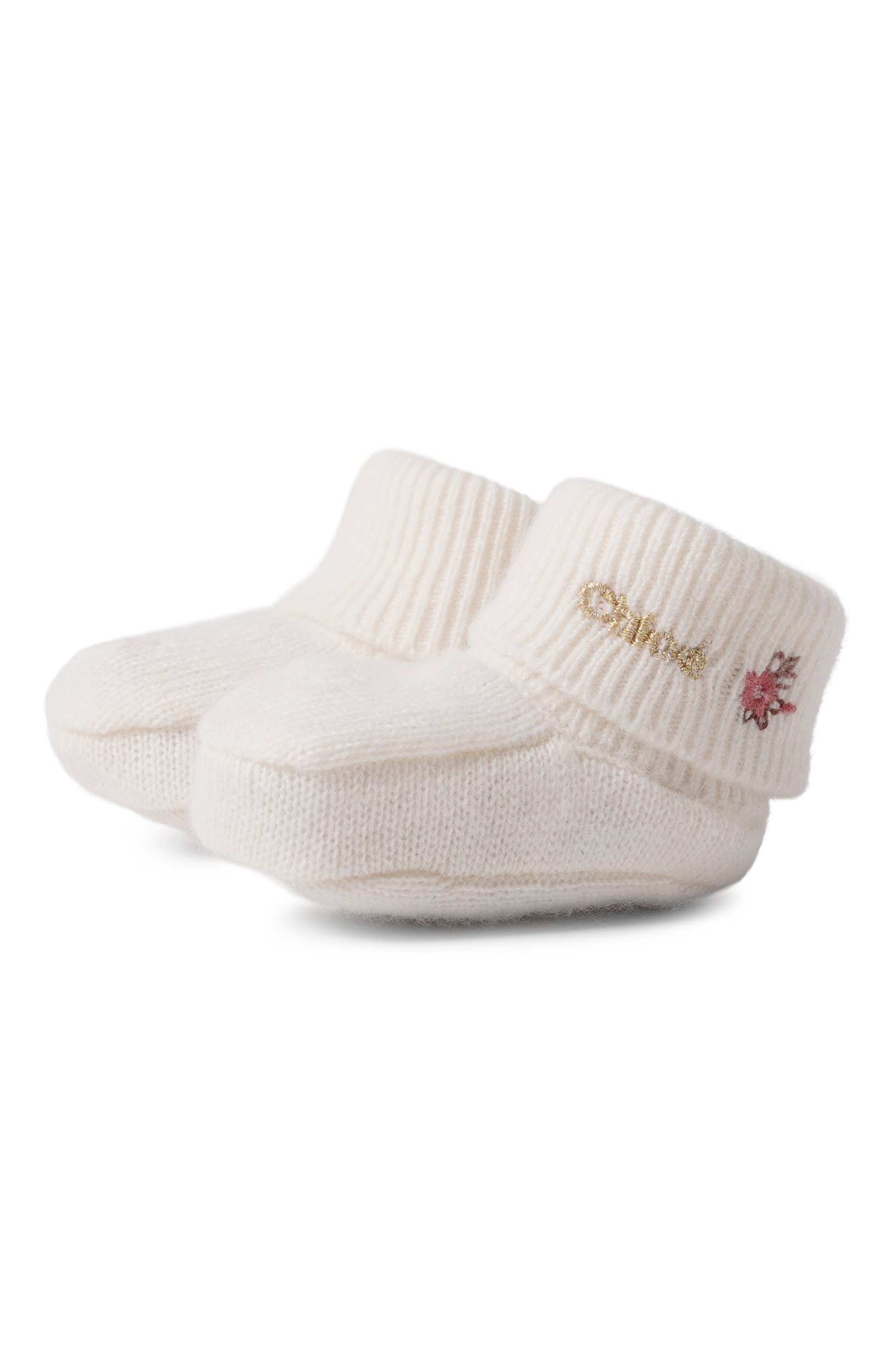 Комплект из шапки и пинеток CHLOÉ молочного цвета по цене 27400 руб., арт. C21382, фото 5 Комплект из шапки и пинеток CHLOÉ, арт. C21382, фото 5