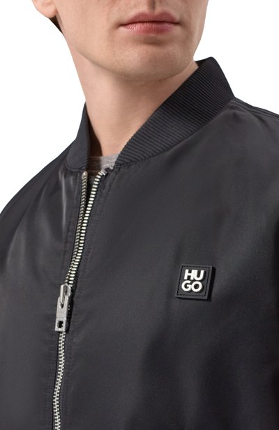 Утепленный бомбер HUGO черного цвета по цене 44950 руб., арт. 50552650, фото 5 Утепленный бомбер HUGO, арт. 50552650, фото 5