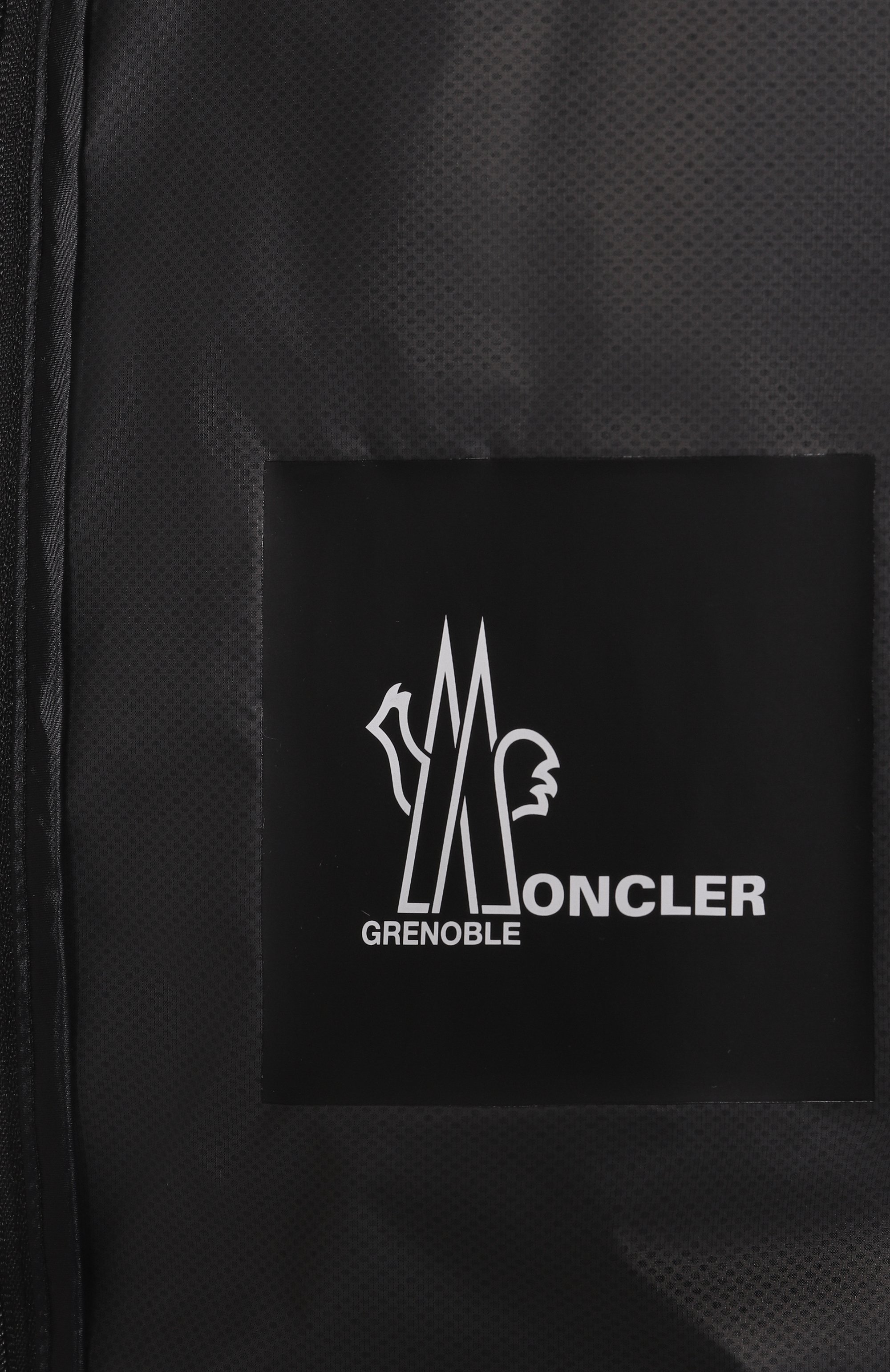 Ветровка MONCLER GRENOBLE черного цвета по цене 144000 руб., арт. 1A000035/35955, фото 7 Ветровка MONCLER GRENOBLE, арт. 1A000035/35955, фото 7