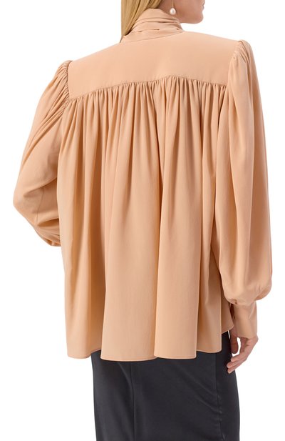 Шелковая блузка CHLOÉ бежевого цвета по цене 299500 руб., арт. CH25WHT05005, фото 4 Шелковая блузка CHLOÉ, арт. CH25WHT05005, фото 4