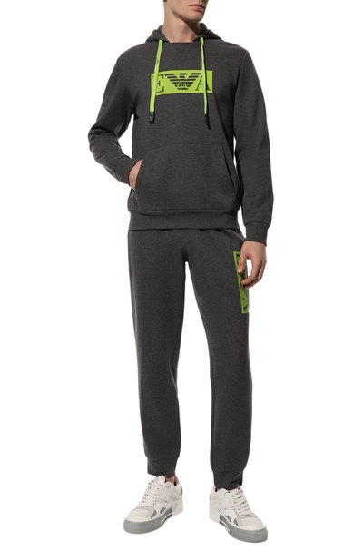 Джоггеры EMPORIO ARMANI серого цвета по цене 11850 руб., арт. 111873/2F571, фото 2 Джоггеры EMPORIO ARMANI, арт. 111873/2F571, фото 2