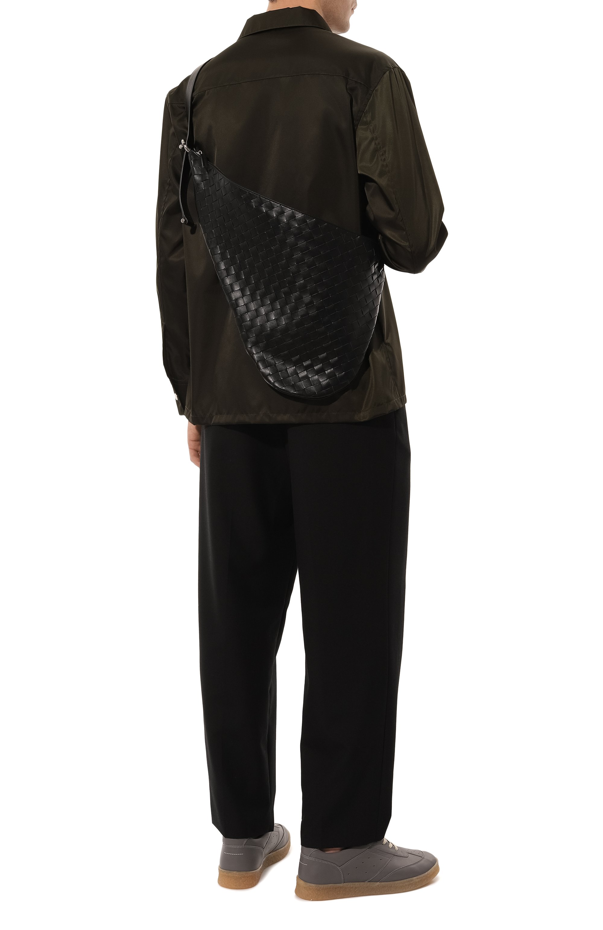 Сумка virgule BOTTEGA VENETA черного цвета по цене 385000 руб., арт. 743574/V2HL1, фото 7 Сумка virgule BOTTEGA VENETA, арт. 743574/V2HL1, фото 7