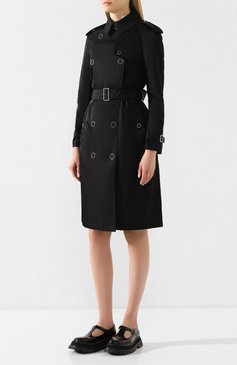 Женский тренч oban BURBERRY черного цвета, арт. 8026489 | Фото 3 (Рукава: Длинные; Длина (верхняя одежда): До колена; Материал внешний: Синтетический материал; Материал сплава: Проставлено; Стили: Классический; Материал подклада: Синтетический материал; Драгоценные камни: Проставлено)