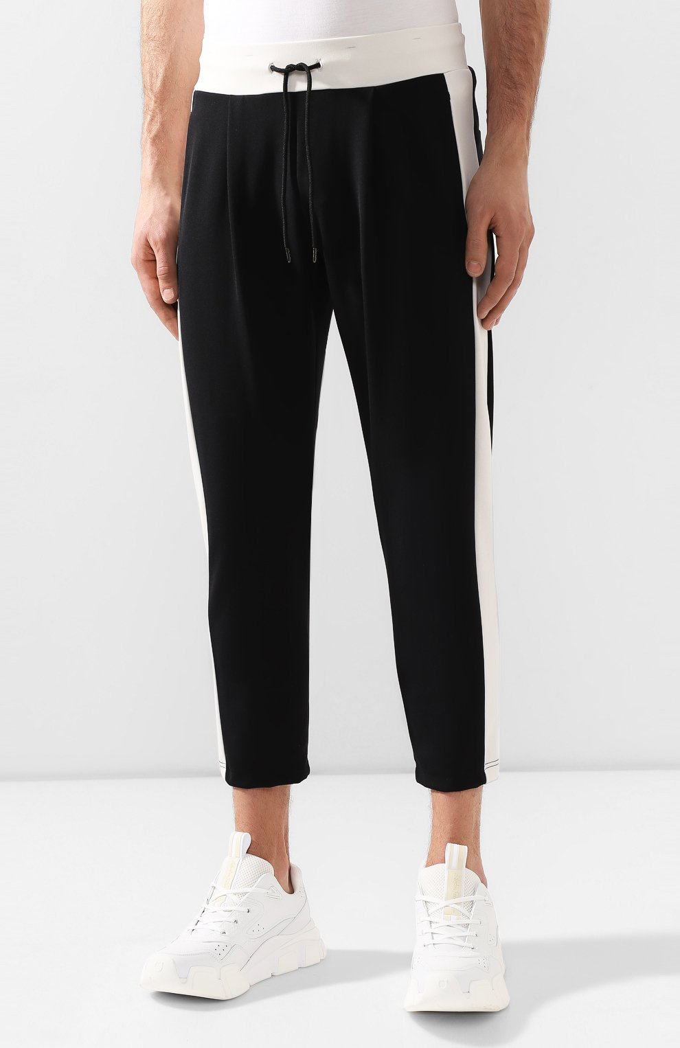 Брюки KAZUYUKI KUMAGAI черного цвета по цене 25450 руб., арт. KP91-069, фото 3 Брюки KAZUYUKI KUMAGAI, арт. KP91-069, фото 3