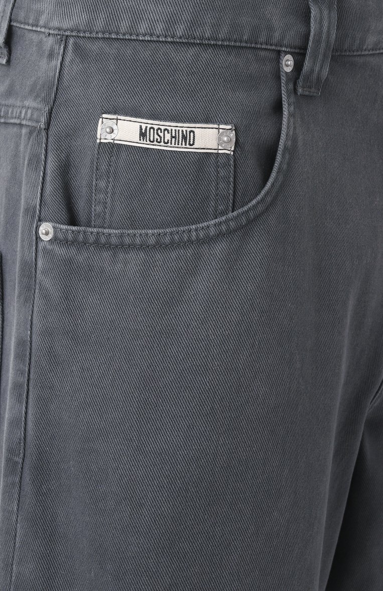 Мужские джинсовые шорты MOSCHINO серого цвета, арт. J0341/0227 | Фото 6 (Длина Шорты М: Ниже колена; Принт: Без принта; Случай: Повседневный; Кросс-КТ: Деним; Стили: Кэжуэл; Материал внешний: Деним, Хлопок; Детали: Без декора; Автоматизация состава: Проставлено; Автоматизация ТО: Проставлено)