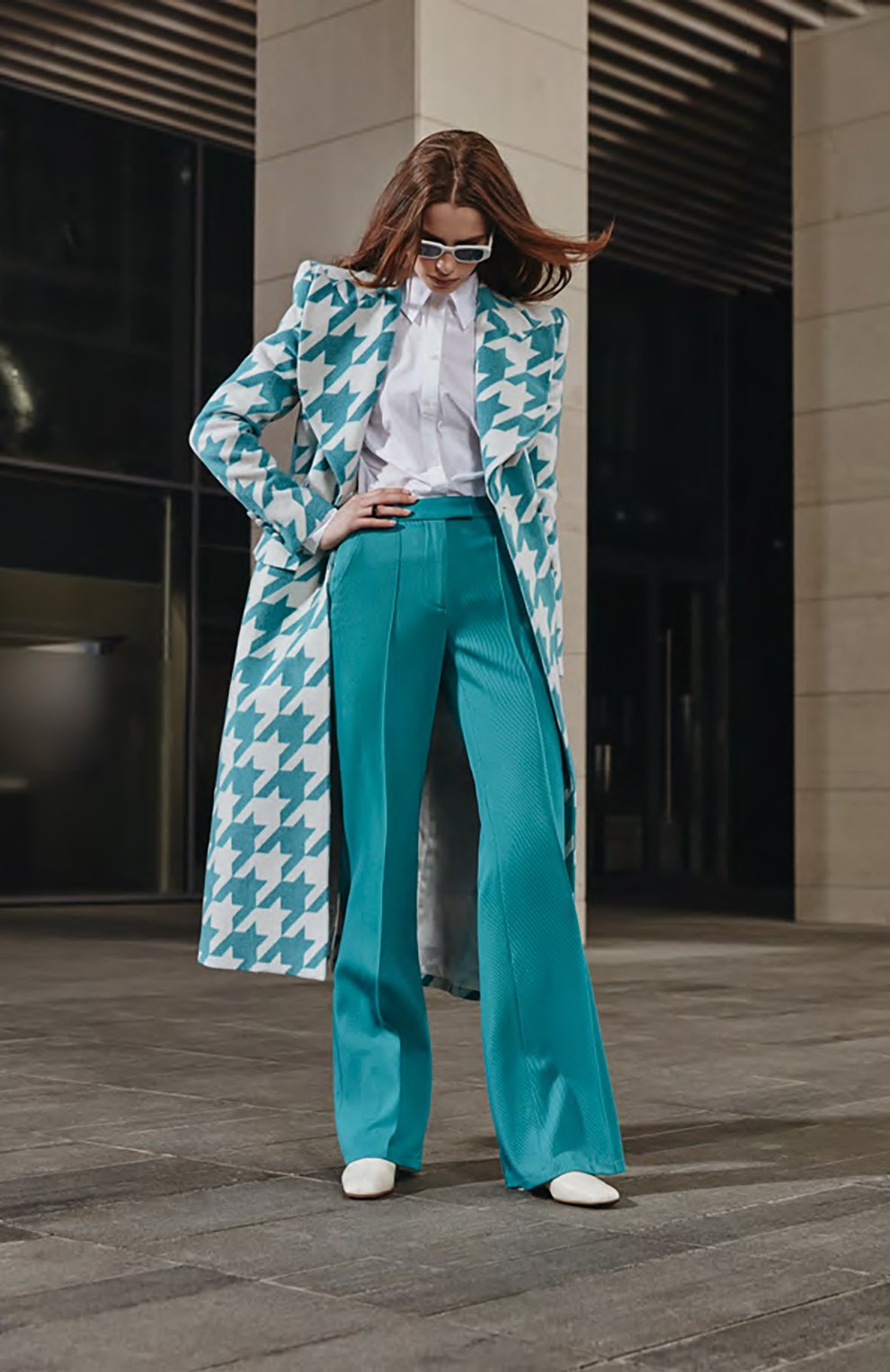 Пальто GIUSEPPE DI MORABITO бирюзового цвета по цене 108500 руб., арт. PF21026C0-107, фото 6 Пальто GIUSEPPE DI MORABITO, арт. PF21026C0-107, фото 6