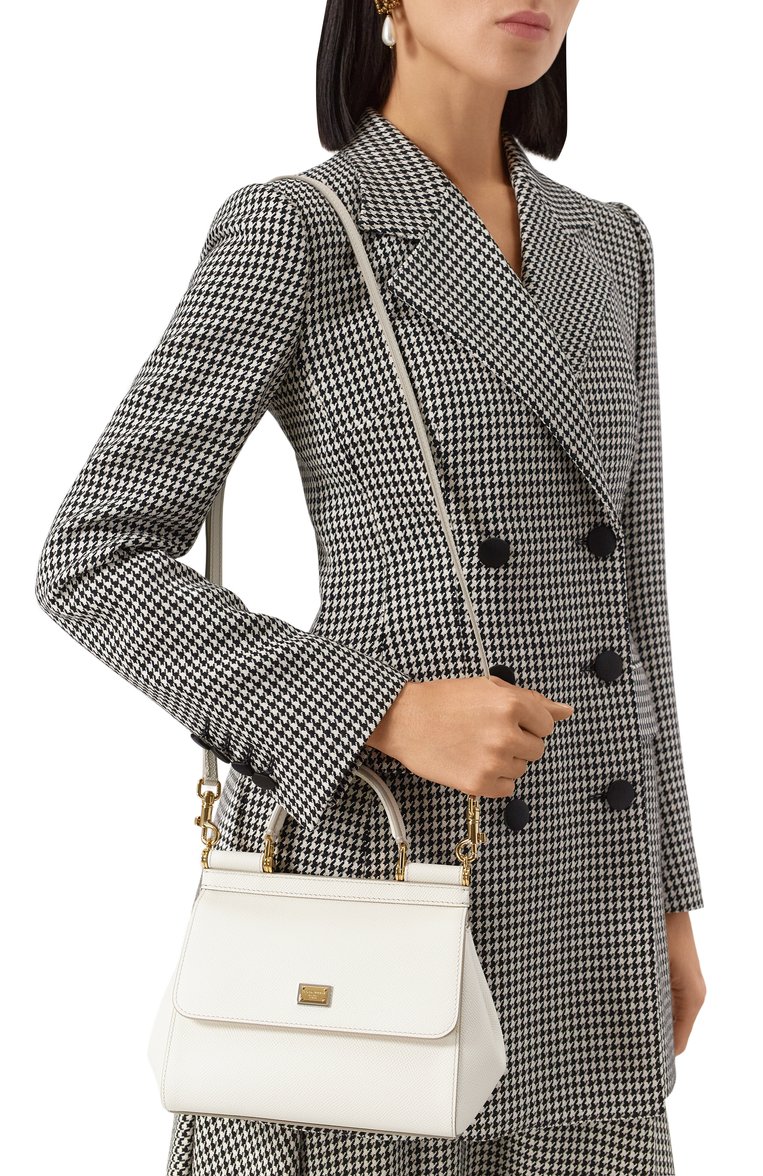 Женская сумка sicily small DOLCE & GABBANA белого цвета, арт. BB9003_BE9003_BI9003/A1001_1_ | Фото 2 (Материал сплава: Проставлено; Материал: Натуральная кожа; Драгоценные камни: Проставлено; Ремень/цепочка: На ремешке; Сумки-технические: Сумки top-handle; Размер: small)