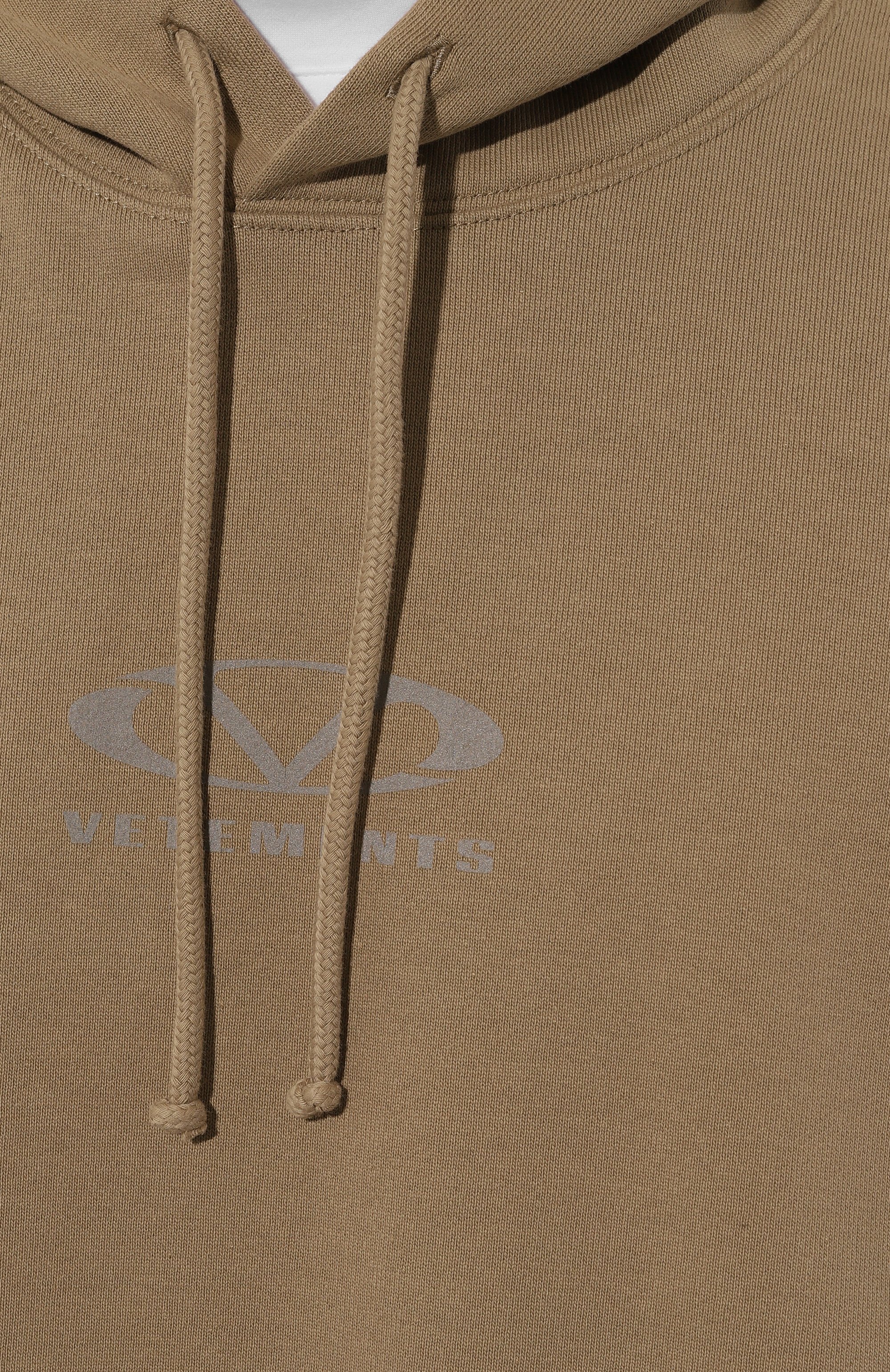 Хлопковое худи VETEMENTS хаки цвета по цене 91950 руб., арт. UA66HD600T, фото 8 Хлопковое худи VETEMENTS, арт. UA66HD600T, фото 8