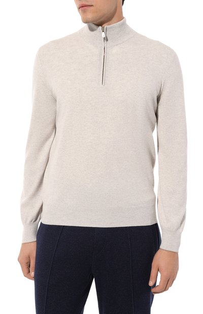 Кашемировый джемпер BRUNELLO CUCINELLI светло-серого цвета по цене 175000 руб., арт. M2200124, фото 3 Кашемировый джемпер BRUNELLO CUCINELLI, арт. M2200124, фото 3