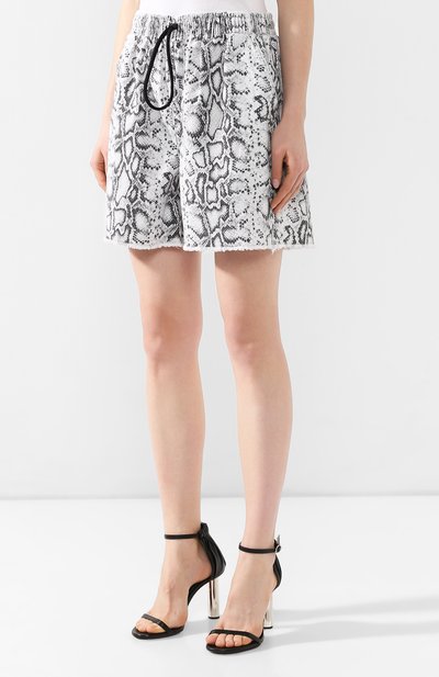 Шорты с принтом ALEXANDER WANG голубого цвета по цене 39750 руб., арт. 4D994427CE, фото 3 Шорты с принтом ALEXANDER WANG, арт. 4D994427CE, фото 3