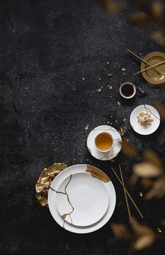 Чайная чашка с блюдцем kintsugi BERNARDAUD золотого цвета, арт. 1095/91 | Фото 2 (Региональные ограничения белый список (Axapta Mercury): Не проставлено; Нос: Не проставлено; Коллекция: Kintsugi; Ограничения доставки: fragile-2)