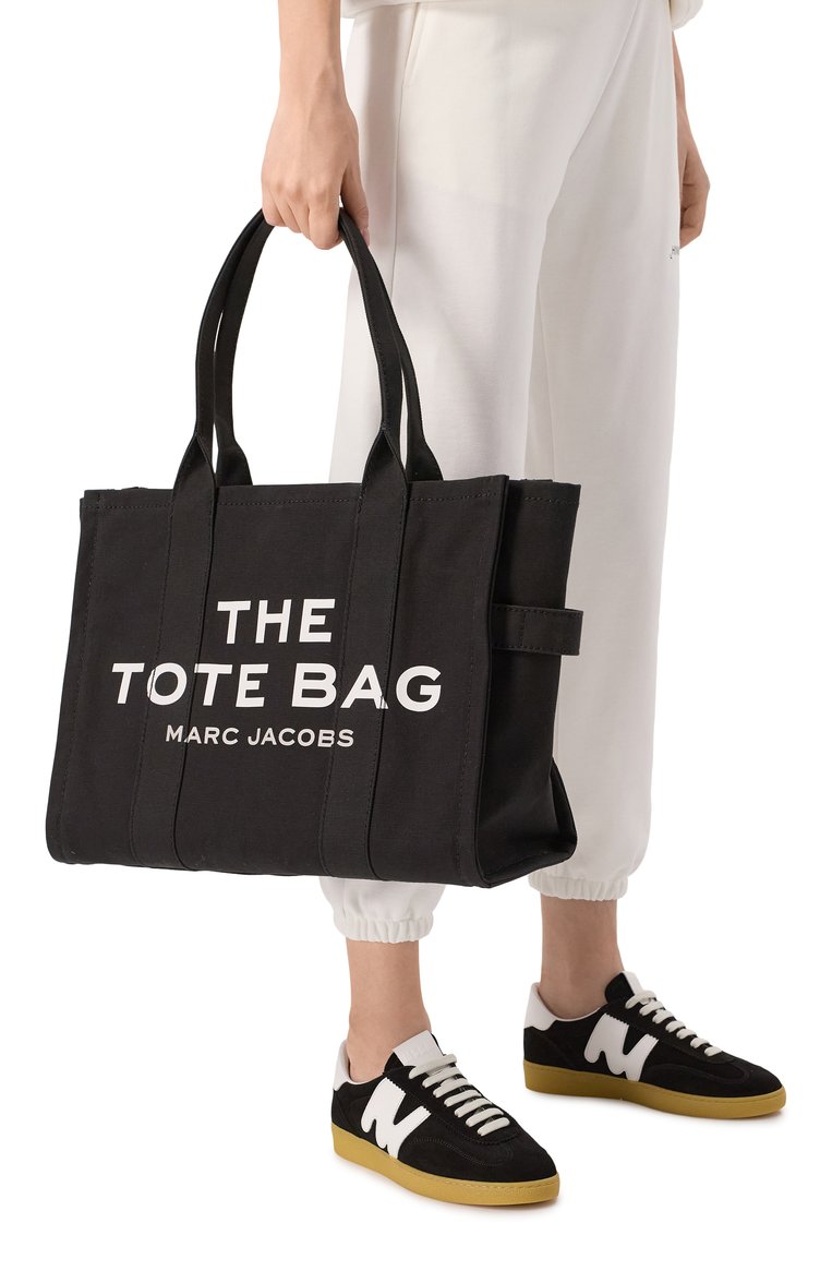 Женская сумка the tote bag large MARC JACOBS (THE) черного цвета, арт. M0016156 | Фото 2 (Сумки-технические: Сумки-шопперы; Материал: Текстиль; Размер: large; Материал сплава: Проставлено; Драгоценные камни: Проставлено; Нос: Не проставлено)