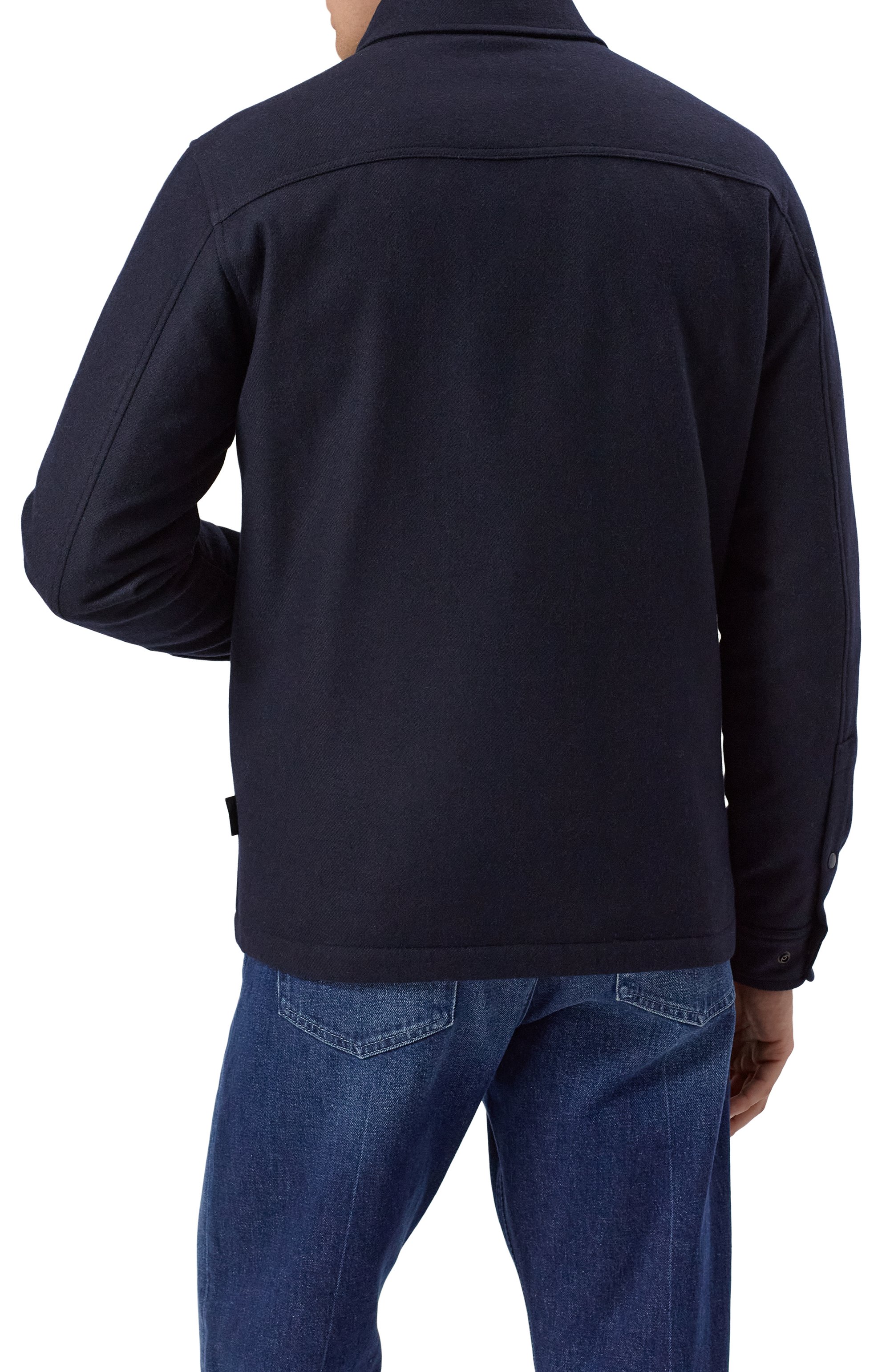 Пуховая куртка-рубашка WOOLRICH темно-синего цвета по цене 52500 руб., арт. CFWOOS0158MRUT3190, фото 4 Пуховая куртка-рубашка WOOLRICH, арт. CFWOOS0158MRUT3190, фото 4