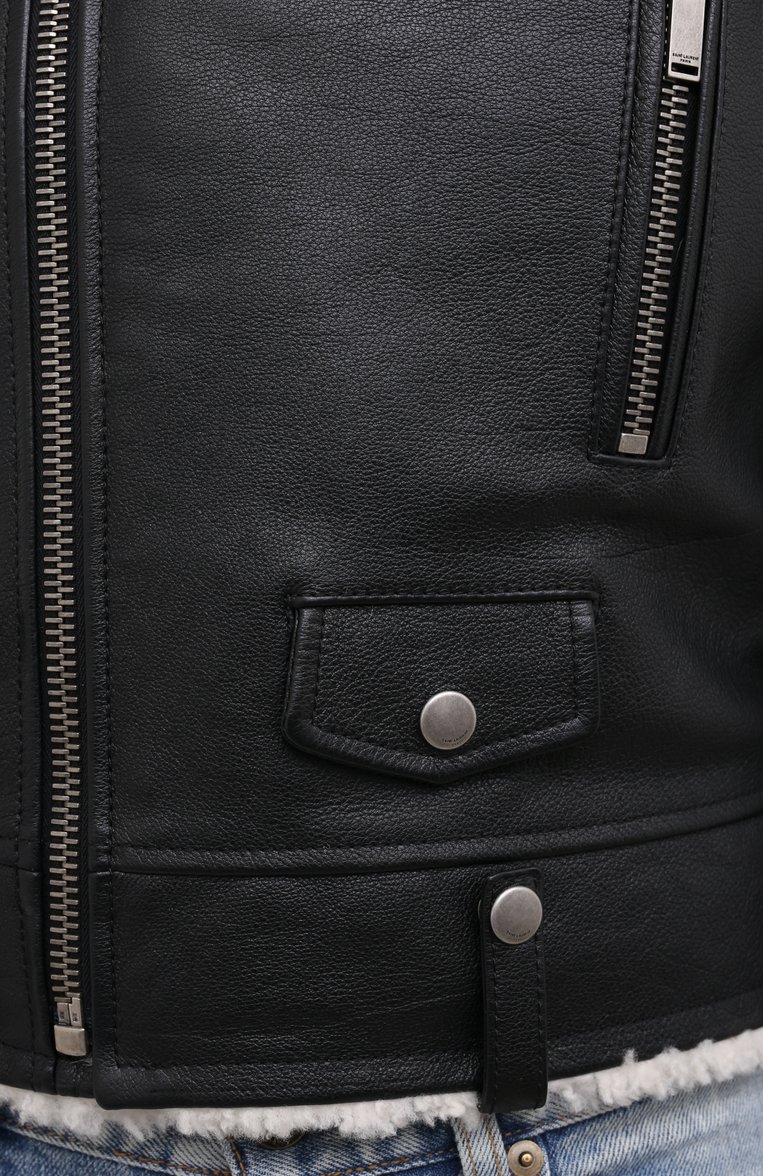 Женская кожаная куртка SAINT LAURENT черного цвета, арт. 633866/YCDD2 | Фото 5 (Длина (верхняя одежда): Короткие; Рукава: Длинные; Женское Кросс-КТ: Замша и кожа; Кросс-КТ: Куртка, Утепленные; Материал утеплителя: Натуральный мех; Материал внешний: Натуральная кожа; Автоматизация состава: Проставлено; Автоматизация ТО: Проставлено)