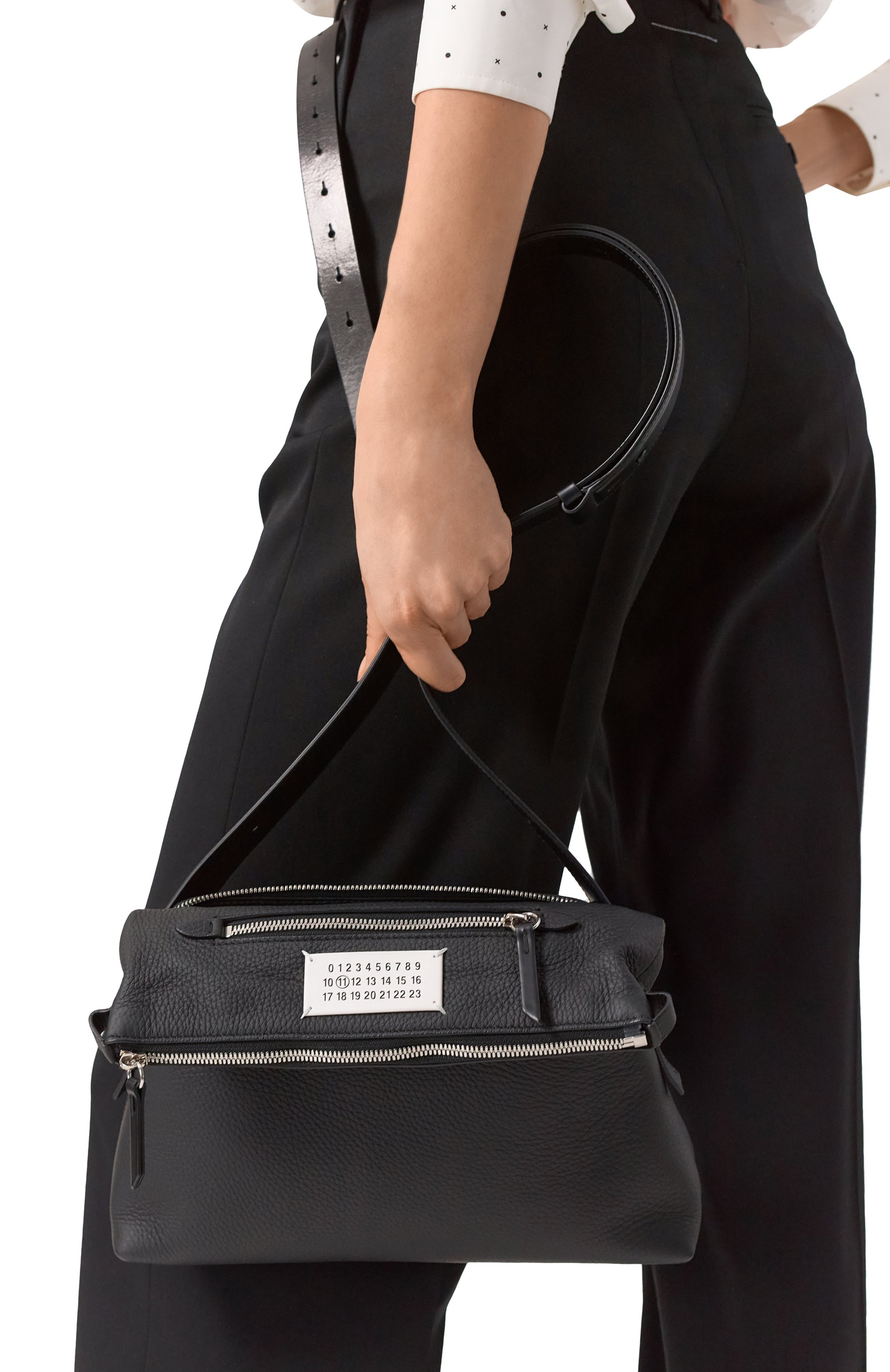 Сумка 5ac MAISON MARGIELA черного цвета по цене 199500 руб., арт. SB1WG0003/P4746, фото 2 Сумка 5ac MAISON MARGIELA, арт. SB1WG0003/P4746, фото 2