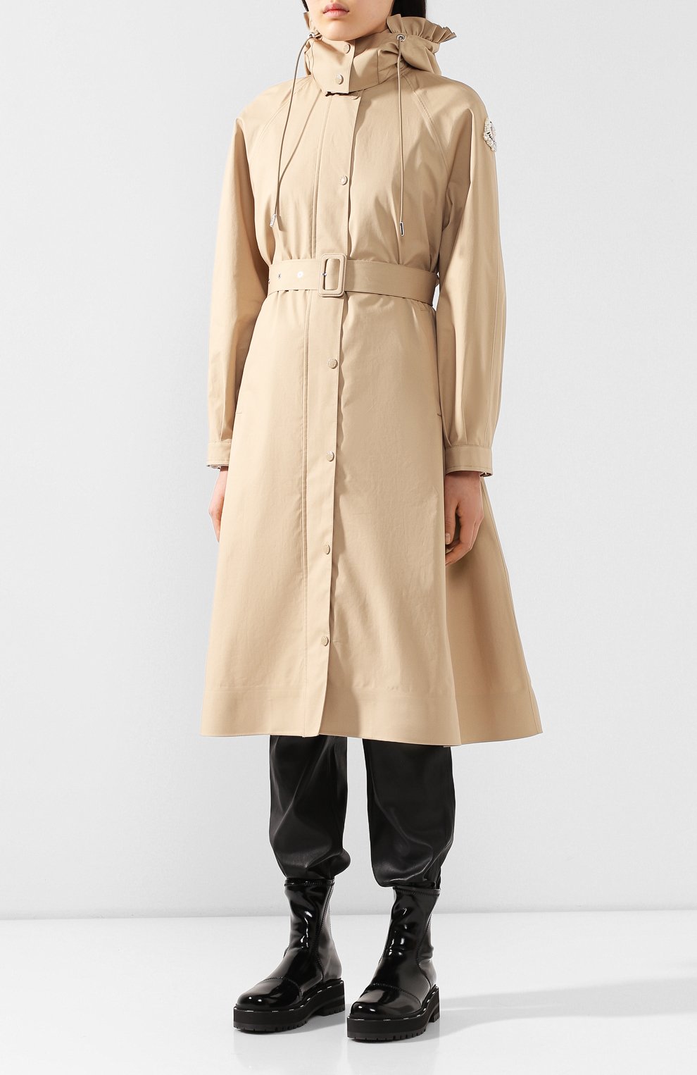 Плащ 4 moncler simone rocha MONCLER GENIUS бежевого цвета по цене 121500 руб., арт. F1-09W-1D700-40-54A3K, фото 6 Плащ 4 moncler simone rocha MONCLER GENIUS, арт. F1-09W-1D700-40-54A3K, фото 6