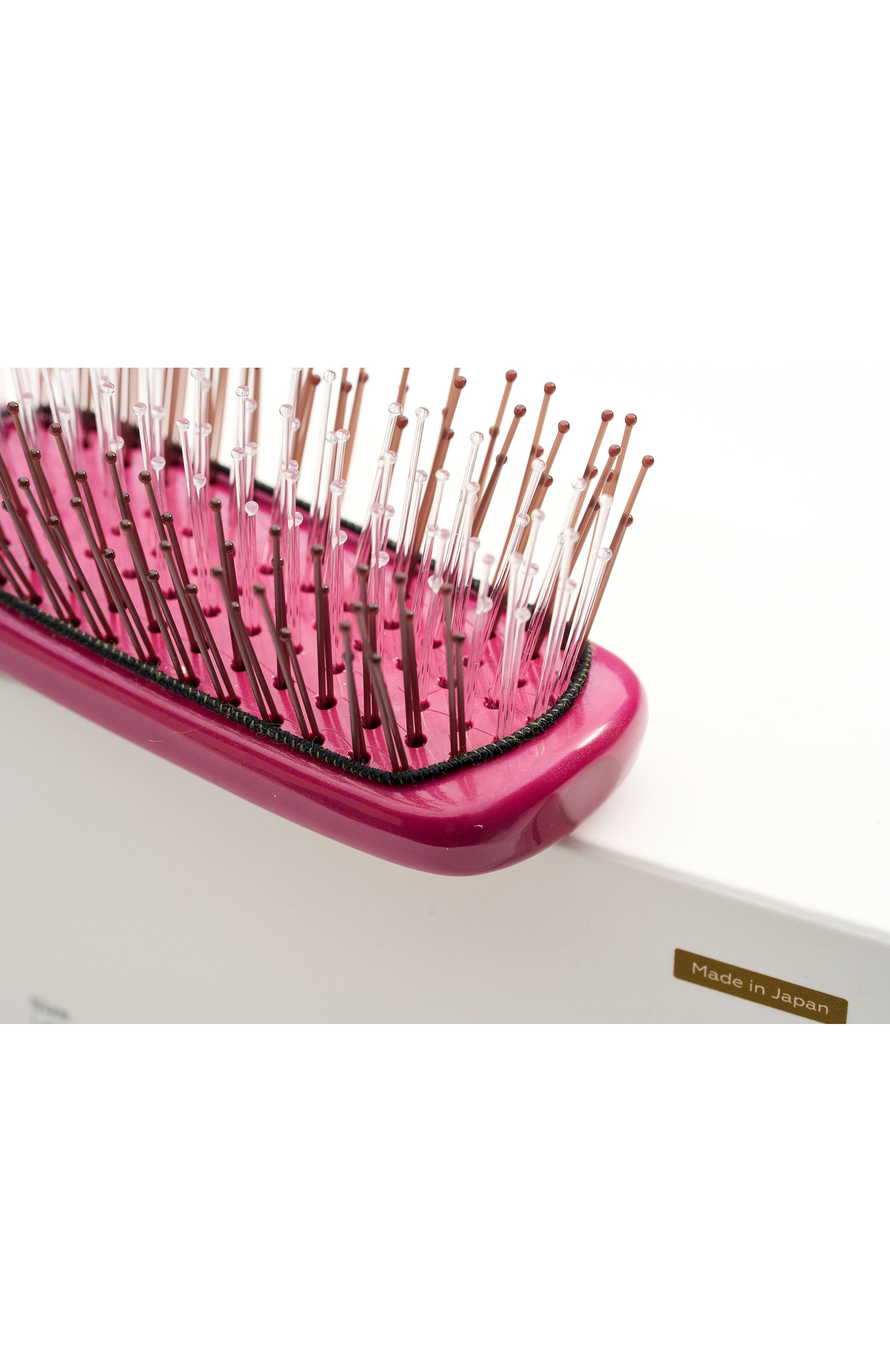 Мини-расческа scalp brush 198 зубцов, оттенок дикая вишня MAJESTIC цвета по цене 12000 руб., арт. 4673748653096, фото 3 Мини-расческа scalp brush 198 зубцов, оттенок дикая вишня MAJESTIC, арт. 4673748653096, фото 3