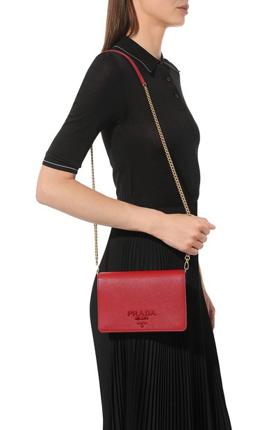Сумка PRADA красного цвета по цене 200000 руб., арт. 1BP012-NZV-F068Z-DWO, фото 2 Сумка PRADA, арт. 1BP012-NZV-F068Z-DWO, фото 2