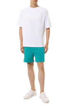 Мужские хлопковые шорты MOSCHINO бирюзового цвета, арт. A6703/9410 | Фото 2 (Длина Шорты М: До колена; Материал сплава: Проставлено; Драгоценные камни: Проставлено; Материал внешний: Хлопок; Случай: Повседневный; Принт: Без принта; Стили: Кэжуэл)