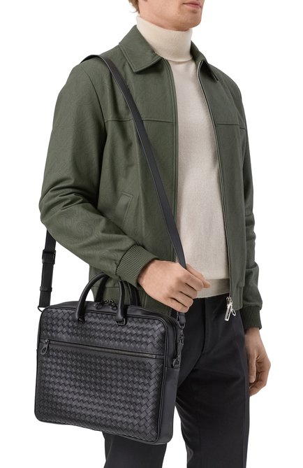 Мужская портфель BOTTEGA VENETA черного цвета, арт. 516110/V47W1 | Фото 2 (Сумки-технические: Портфели; Ремень/цепочка: На ремешке; Материал сплава: Проставлено; Размер: large; Драгоценные камни: Проставлено; Материал: Натуральная кожа)