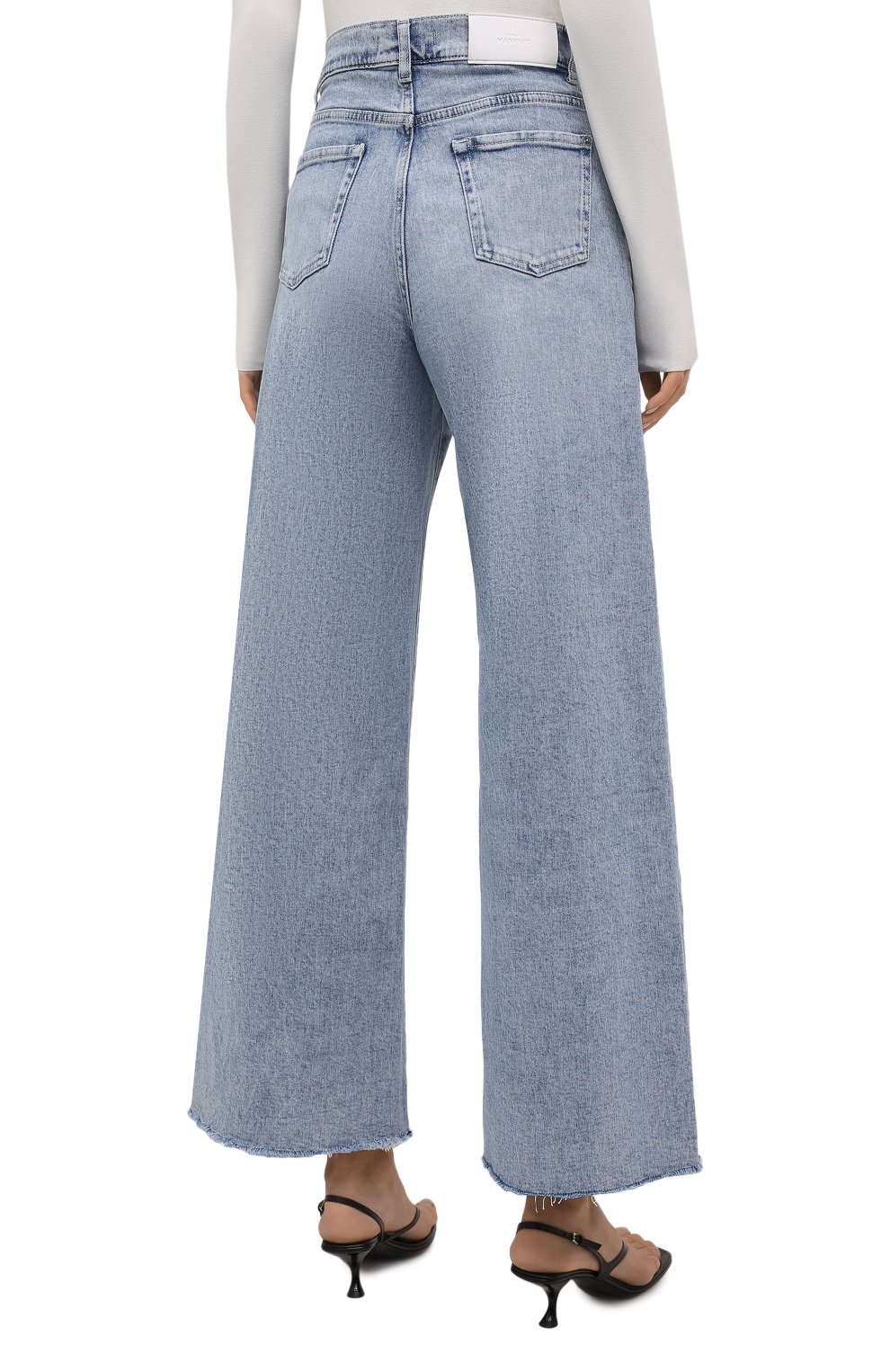 Джинсы 7 FOR ALL MANKIND голубого цвета по цене 21850 руб., арт. JSZ0B75TL0, фото 4 Джинсы 7 FOR ALL MANKIND, арт. JSZ0B75TL0, фото 4