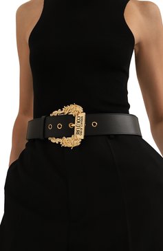 Женский кожаный ремень VERSACE JEANS COUTURE черного цвета, арт. 73VA6F02-CINTURA VITELL0 BLACK/71627 | Фото 2 (Материал: Натуральная кожа; Нос: Не проставлено; Материал сплава: Проставлено)