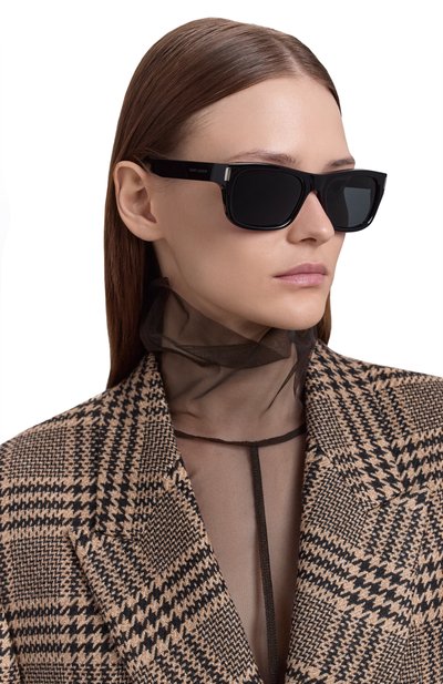 Солнцезащитные очки SAINT LAURENT черного цвета по цене 47300 руб., арт. SL 83 001, фото 3 Солнцезащитные очки SAINT LAURENT, арт. SL 83 001, фото 3