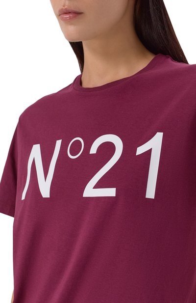 Хлопковая футболка N21 бордового цвета по цене 21400 руб., арт. F051/6328, фото 5 Хлопковая футболка N21, арт. F051/6328, фото 5