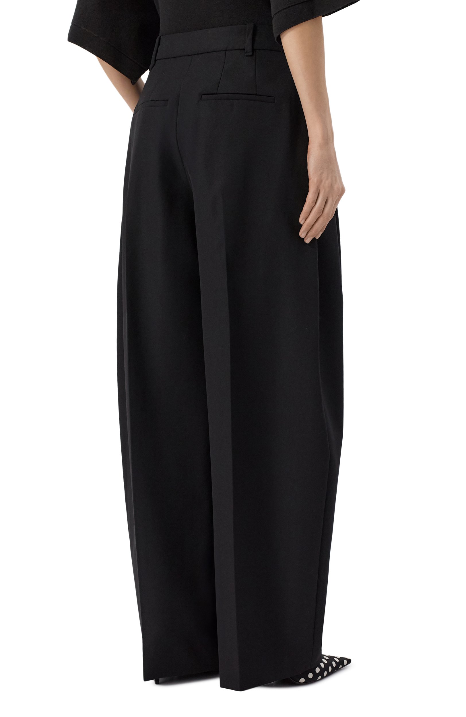 Шерстяные брюки JACQUEMUS черного цвета по цене 86100 руб., арт. 26EPAW00615/AW00637, фото 4 Шерстяные брюки JACQUEMUS, арт. 26EPAW00615/AW00637, фото 4