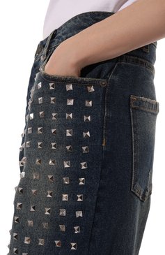 Женские джинсы THE KOOPLES синего цвета, арт. FJEA29018J | Фото 5 (Длина (брюки, джинсы): Стандартные; Материал сплава: Проставлено; Драгоценные камни: Проставлено; Силуэт Ж (брюки и джинсы): Прямые; Материал внешний: Деним, Хлопок; Кросс-КТ: Деним; Стили: Гранж; Детали: Декор)
