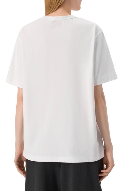 Хлопковая футболка AECA WHITE белого цвета по цене 12090 руб., арт. AWCMSSBDTTSST006C0.WHITE (S), фото 4 Хлопковая футболка AECA WHITE, арт. AWCMSSBDTTSST006C0.WHITE (S), фото 4