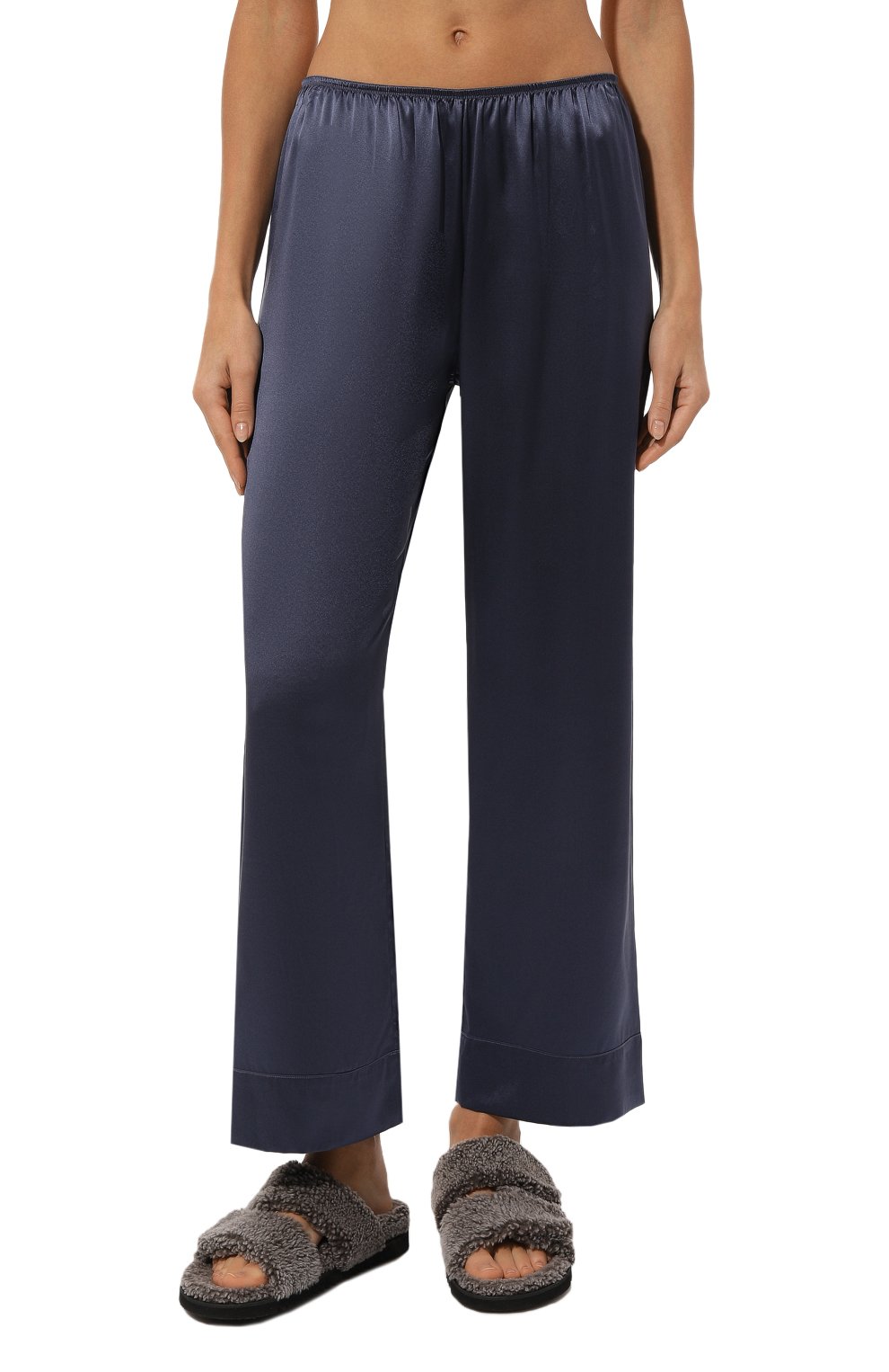 Шелковая пижама SIMONE PERELE синего цвета по цене 46000 руб., арт. 17F900-15B660, фото 5 Шелковая пижама SIMONE PERELE, арт. 17F900-15B660, фото 5