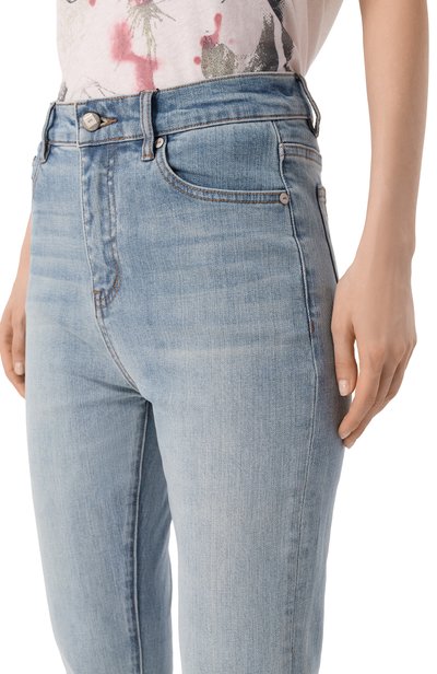 Джинсы sculpt 495 DENIM голубого цвета по цене 25000 руб., арт. 49526/JFW2B, фото 5 Джинсы sculpt 495 DENIM, арт. 49526/JFW2B, фото 5