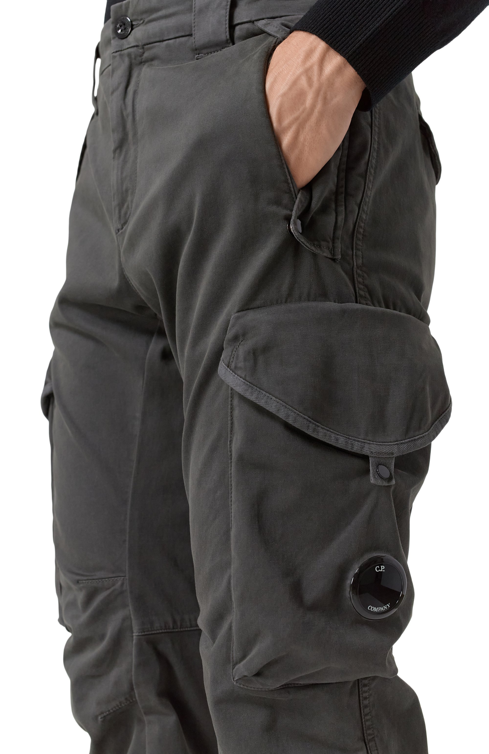 Хлопковые брюки-карго C.P. COMPANY темно-серого цвета по цене 28200 руб., арт. 19CMPA730A005529G, фото 5 Хлопковые брюки-карго C.P. COMPANY, арт. 19CMPA730A005529G, фото 5