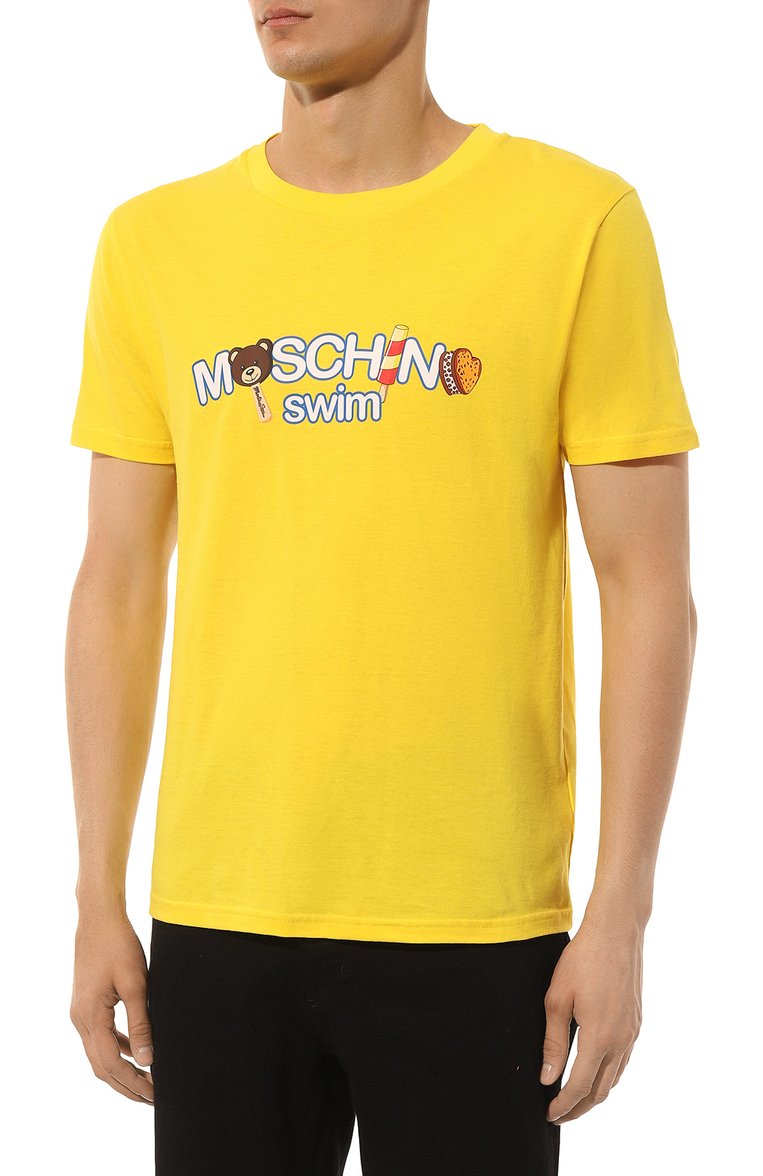 Мужская хлопковая футболка MOSCHINO желтого цвета, арт. A0713/9409 | Фото 3 (Длина (для топов): Стандартные; Материал внешний: Хлопок; Рукава: Короткие; Кросс-КТ: Пляж, Джерси; Принт: С принтом; Стили: Спорт-шик; Мужское Кросс-КТ: Футболка-одежда)