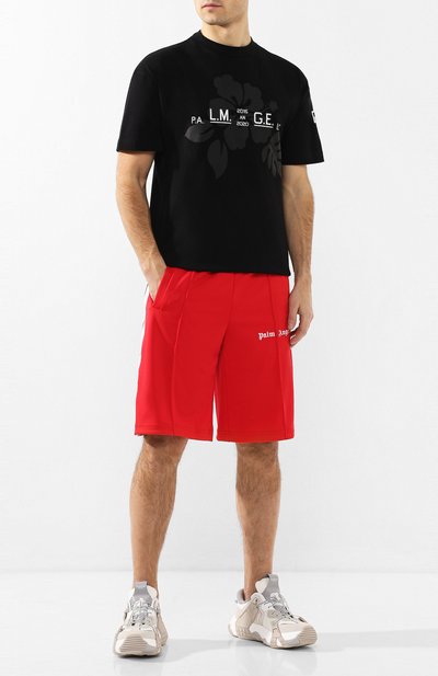 Хлопковая футболка PALM ANGELS черного цвета по цене 25100 руб., арт. PMAA001R204130121010, фото 2 Хлопковая футболка PALM ANGELS, арт. PMAA001R204130121010, фото 2