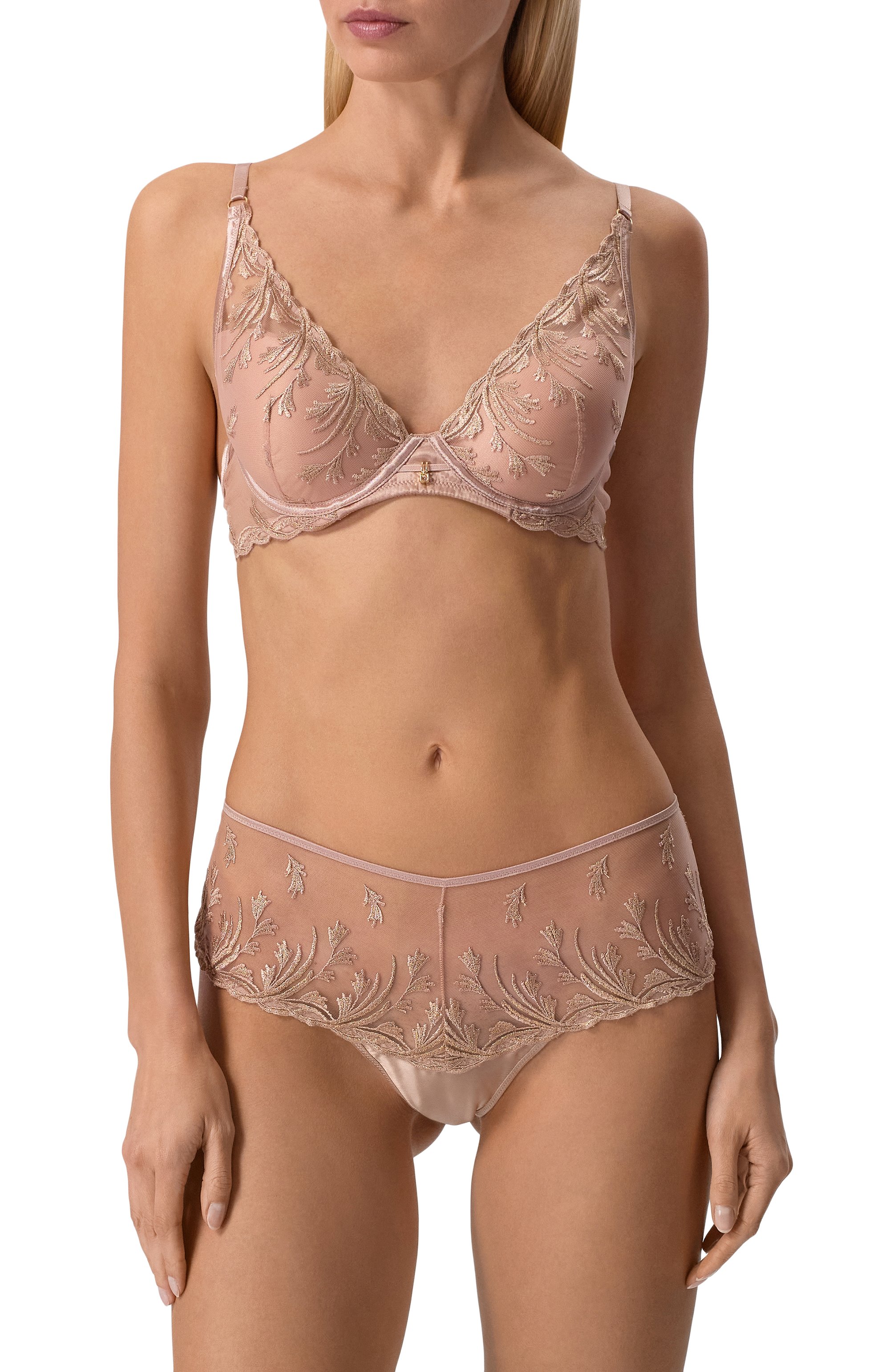 Трусы-шорты AUBADE бежевого цвета по цене 14180 руб., арт. 6D70, фото 2 Трусы-шорты AUBADE, арт. 6D70, фото 2