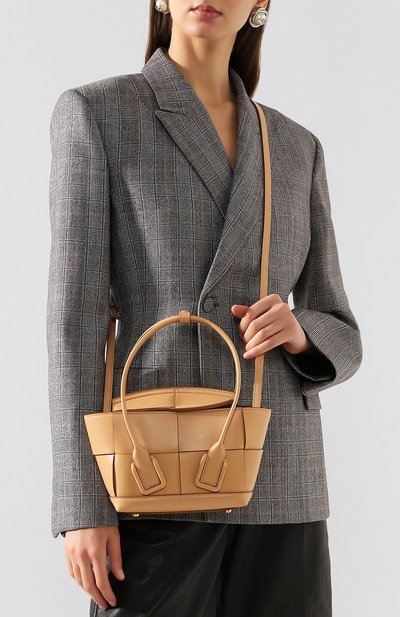 Сумка arco mini BOTTEGA VENETA бежевого цвета по цене 227500 руб., арт. 600606/VMAP1, фото 5 Сумка arco mini BOTTEGA VENETA, арт. 600606/VMAP1, фото 5