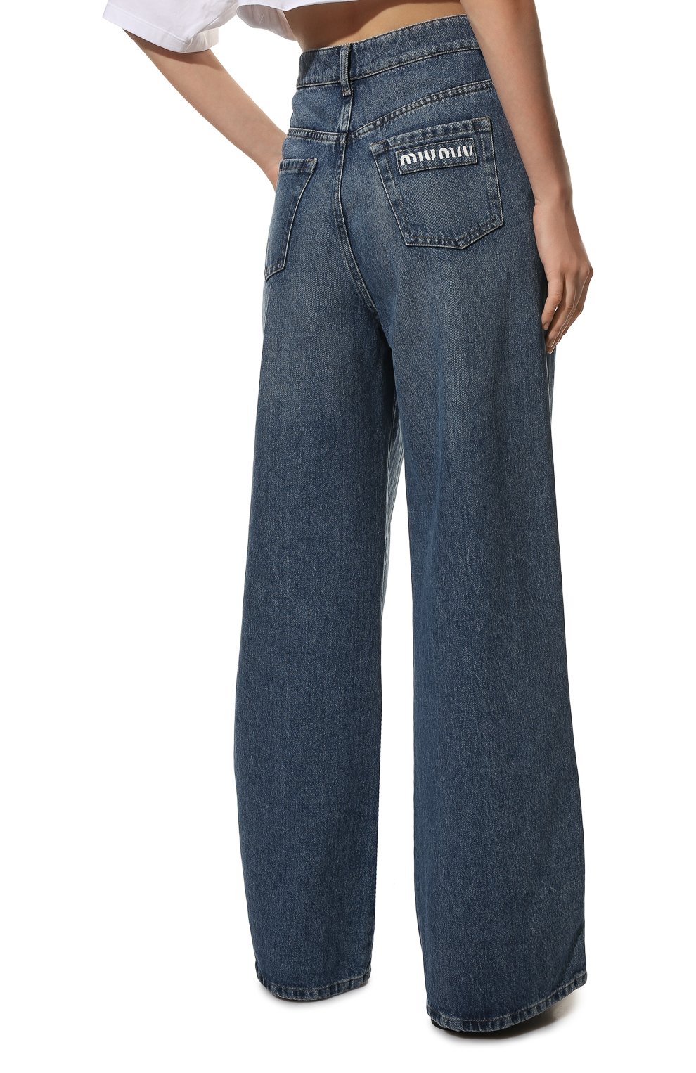 Джинсы MIU MIU голубого цвета по цене 100000 руб., арт. GWP394-1YXQ-F0013, фото 4 Джинсы MIU MIU, арт. GWP394-1YXQ-F0013, фото 4