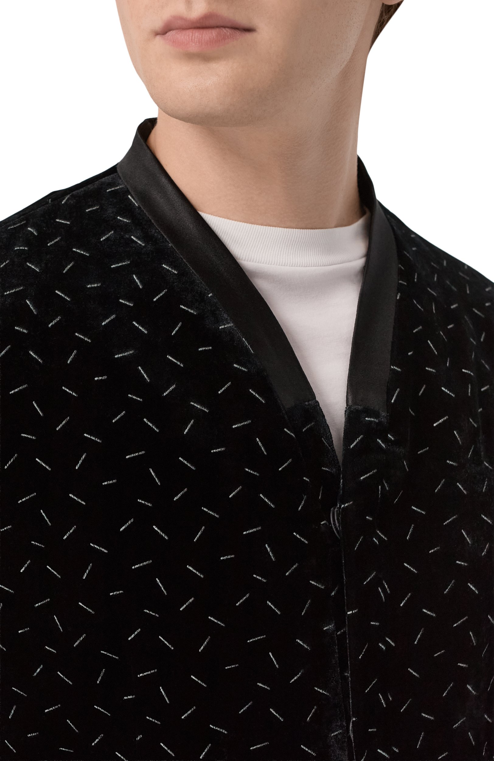 Бархатный пиджак GIORGIO ARMANI черного цвета по цене 411000 руб., арт. GM004572/TE23982, фото 5 Бархатный пиджак GIORGIO ARMANI, арт. GM004572/TE23982, фото 5