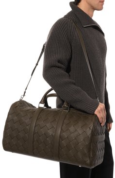 Мужская сумка cabin duffle BOTTEGA VENETA коричневого цвета, арт. 795287/V4G31 | Фото 2 (Драгоценные камни: Проставлено; Материал сплава: Проставлено; Размер: large; Ремень/цепочка: На ремешке; Материал: Натуральная кожа)