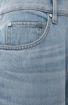 Женские джинсы HELMUT LANG голубого цвета, арт. 010DW204 | Фото 6 (Материал сплава: Проставлено; Длина (брюки, джинсы): Укороченные; Драгоценные камни: Проставлено; Силуэт Ж (брюки и джинсы): Широкие; Материал внешний: Деним, Хлопок; Детали: Делаве; Стили: Кэжуэл; Кросс-КТ: Деним)