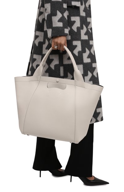 Сумка memory of m large MAISON MARGIELA кремового цвета по цене 163000 руб., арт. S56WC0139/P4354, фото 2 Сумка memory of m large MAISON MARGIELA, арт. S56WC0139/P4354, фото 2