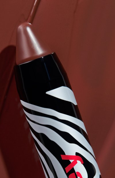 Блеск-карандаш для губ phyto-lip twist, оттенок №27 plum (2,5g) SISLEY цвета по цене 6380 руб., арт. 187827, фото 4 Блеск-карандаш для губ phyto-lip twist, оттенок №27 plum (2,5g) SISLEY, арт. 187827, фото 4
