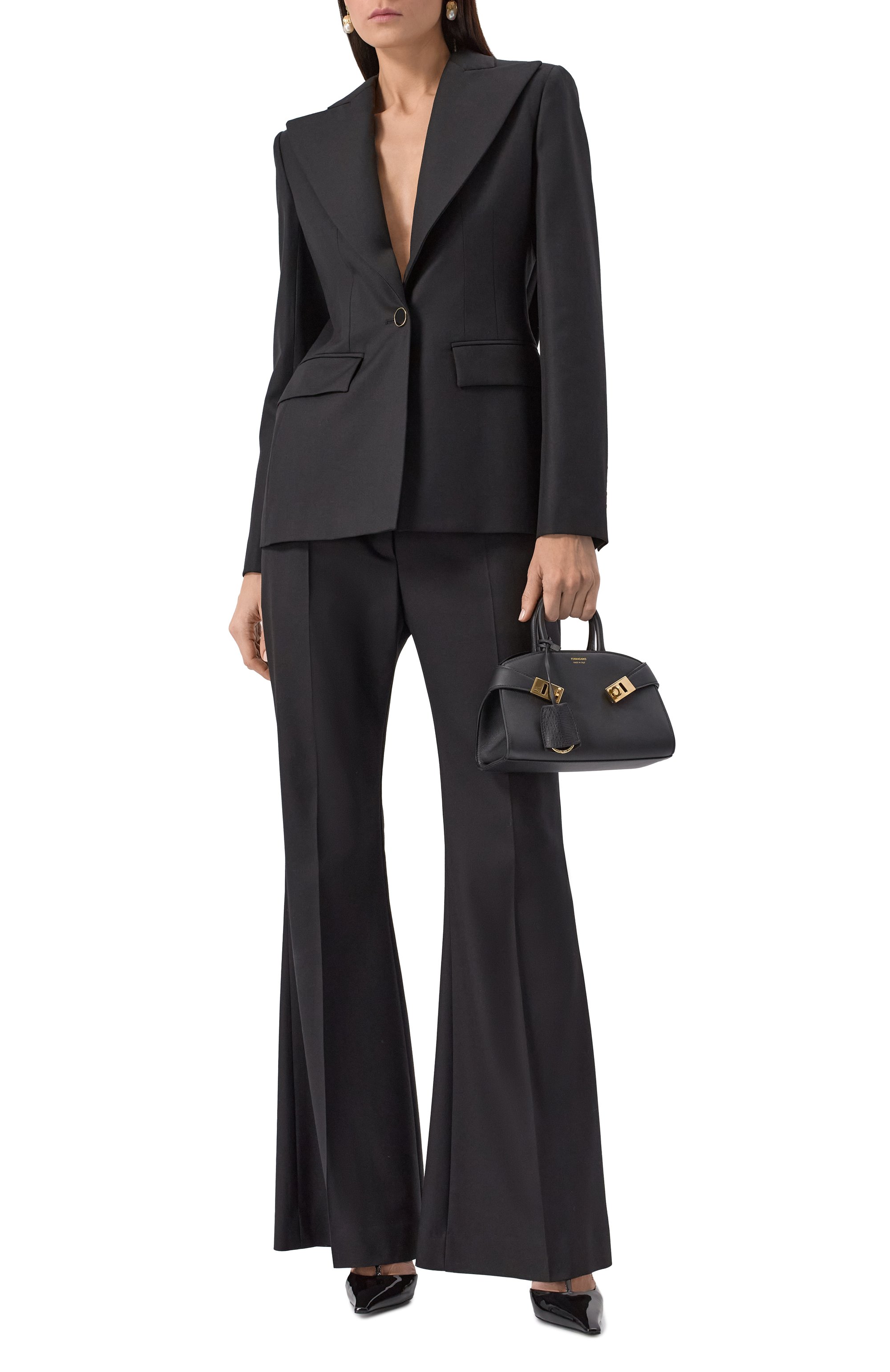 Сумка hug xs FERRAGAMO черного цвета по цене 270500 руб., арт. 215975/768853, фото 7 Сумка hug xs FERRAGAMO, арт. 215975/768853, фото 7