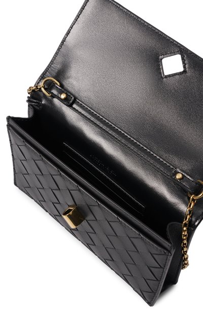 Сумка andiamo BOTTEGA VENETA черного цвета по цене 275500 руб., арт. 844107/VCPP2_003, фото 5 Сумка andiamo BOTTEGA VENETA, арт. 844107/VCPP2_003, фото 5