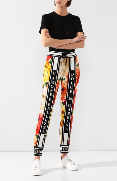 Джоггеры с принтом DOLCE & GABBANA разноцветного цвета по цене 99500 руб., арт. FTBIBT/FSRK7, фото 2 Джоггеры с принтом DOLCE & GABBANA, арт. FTBIBT/FSRK7, фото 2