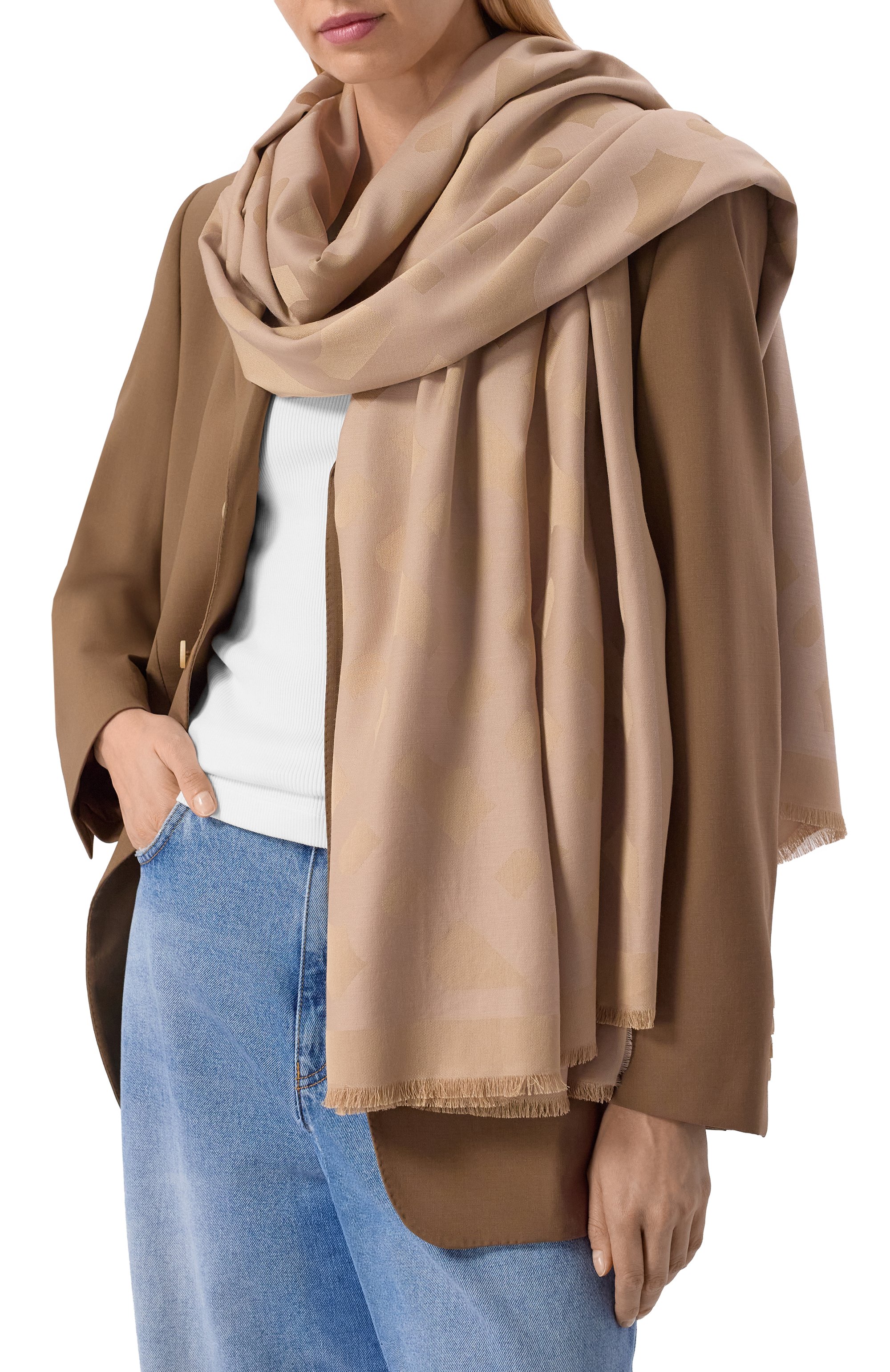 Палантин BOSS бежевого цвета по цене 14400 руб., арт. 50555434, фото 2 Палантин BOSS, арт. 50555434, фото 2